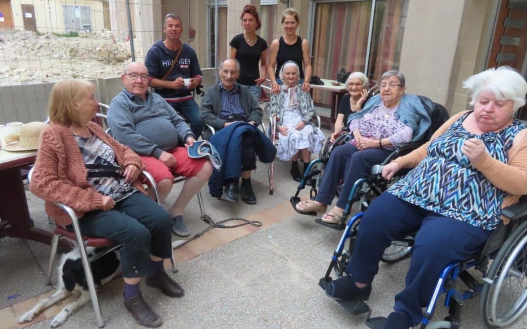 VACANCES  AU CAMPING  POUR LES ANCIENS