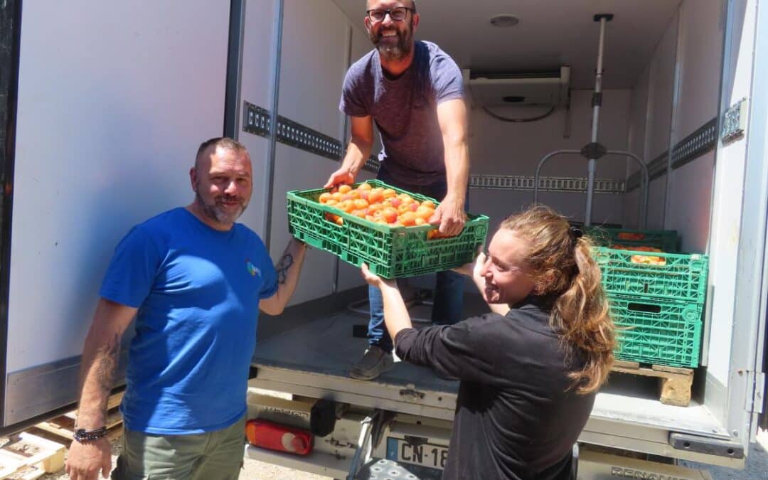 LES PRODUCTEURS DE FRUITS ET LÉGUMES AIDENT LES ÉPICERIES SOLIDAIRES ET SOCIALES