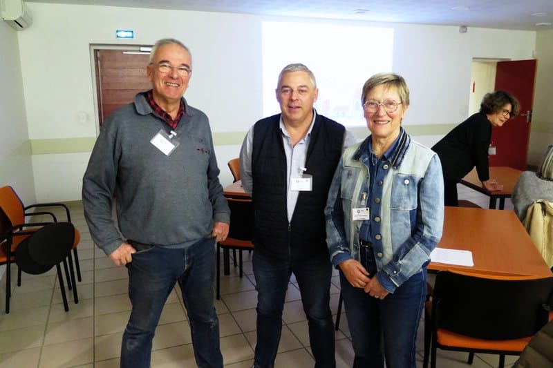 Thierry Guillet entre Benoit Baudry et Marie-Thérèse Martens Au fond, Sophie Rigaut, conseillère départementale.