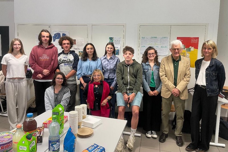 Remise de chèque au lions Club par les élèves de la cité scolaire - Mai 2026