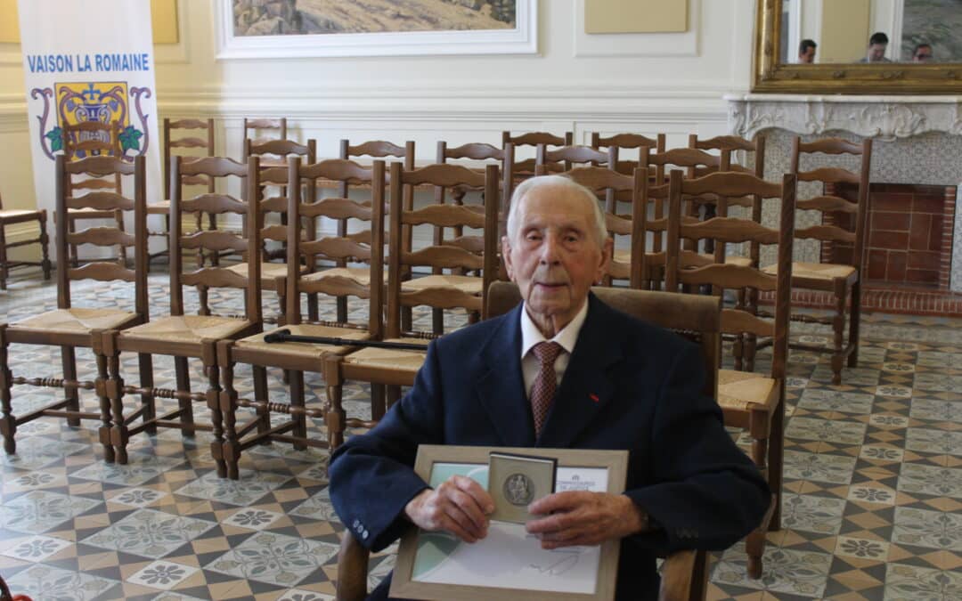 Maitre Edmond René Lambert honoré par ses pairs