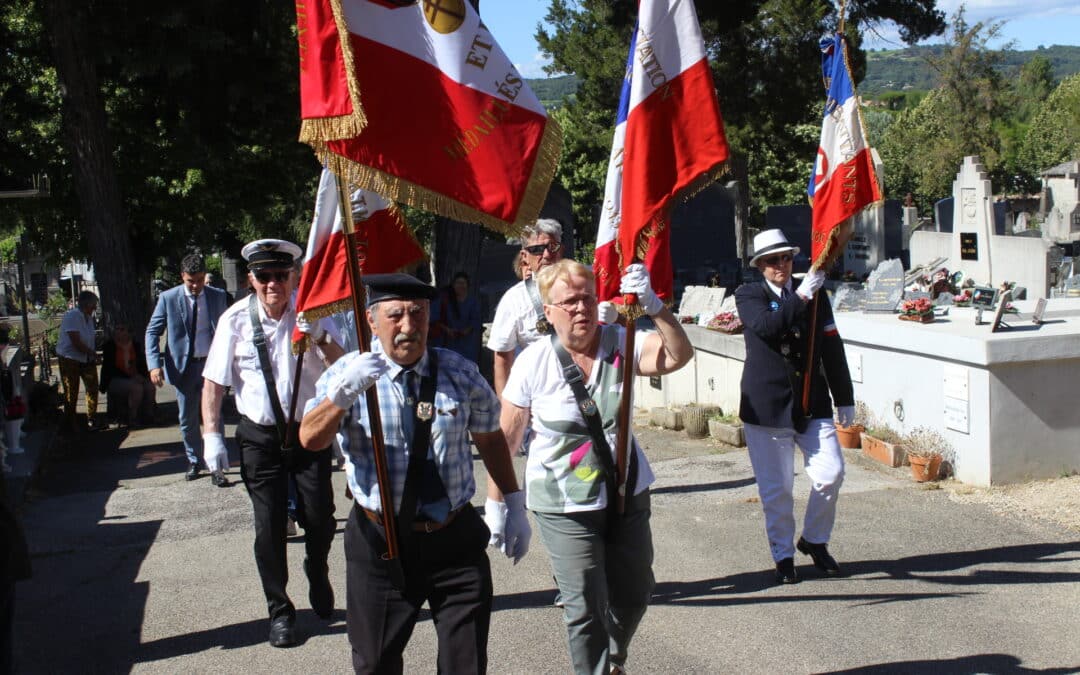 Hommage aux résistants morts pour la France à Vaison et à la grotte du Crestet