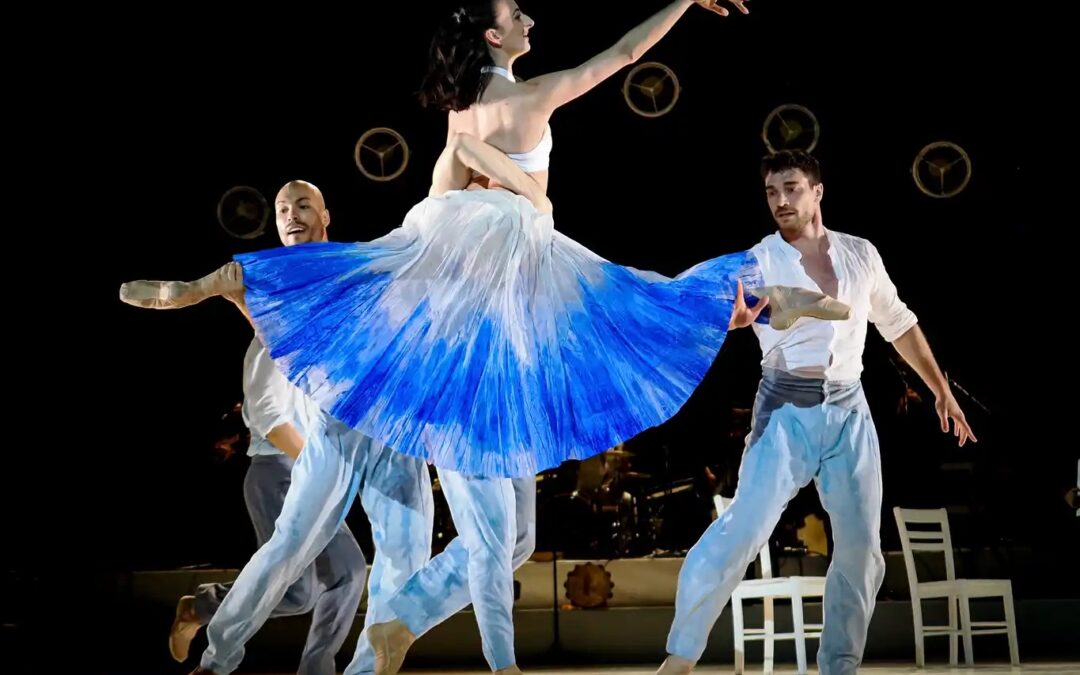 La tarentelle s’invite au théâtre antique avec les ballets de Monte-Carlo