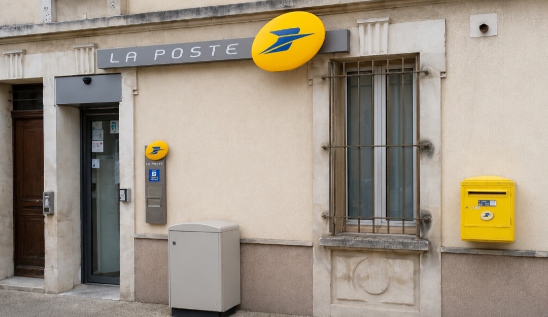 Canicule : horaires aménagés et fermeture estivale à la Poste de Violès